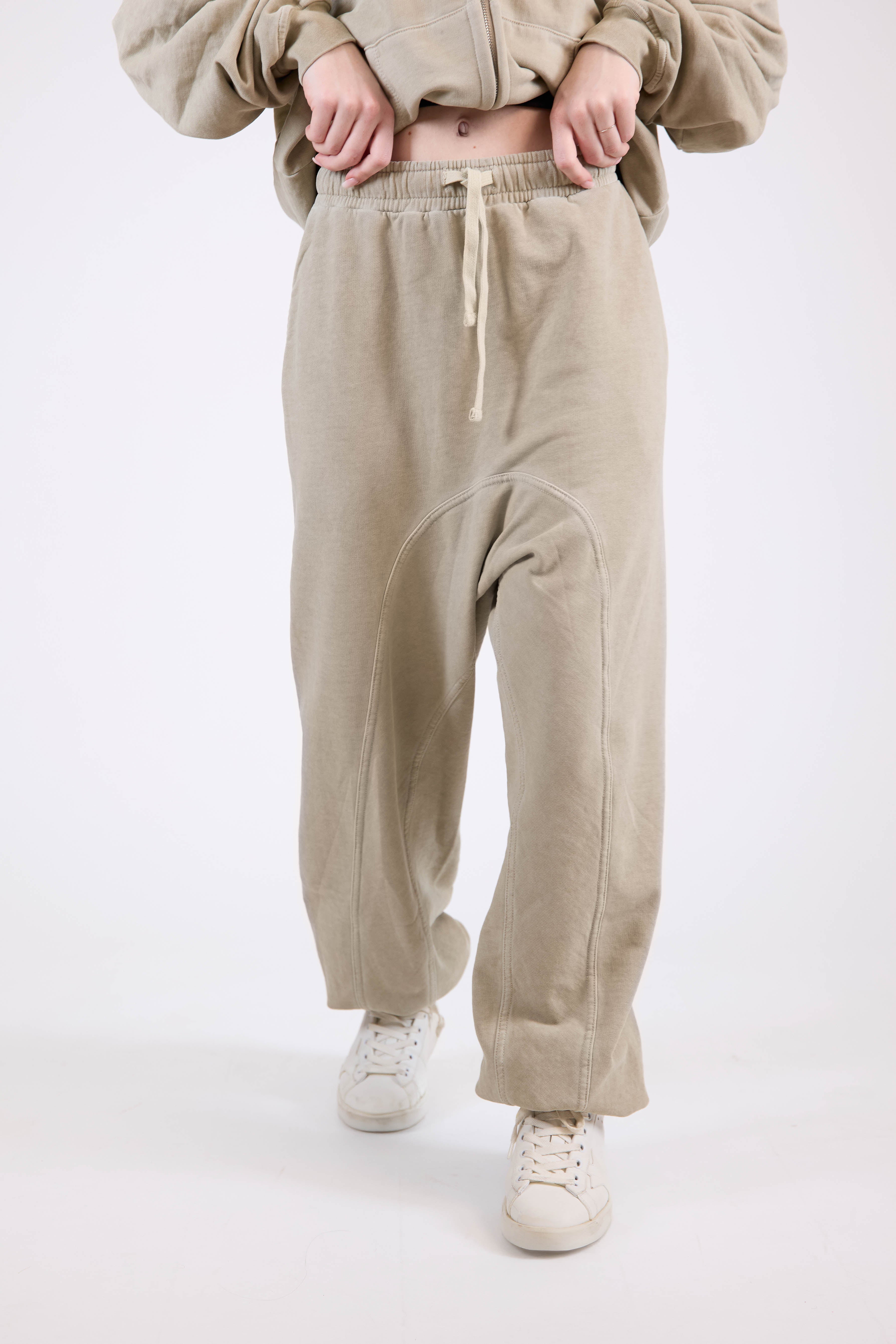 Elegant Drop Crotch Pants for Men and Women in Black Elegant Drop Crotch Pants for Men and Women in Black